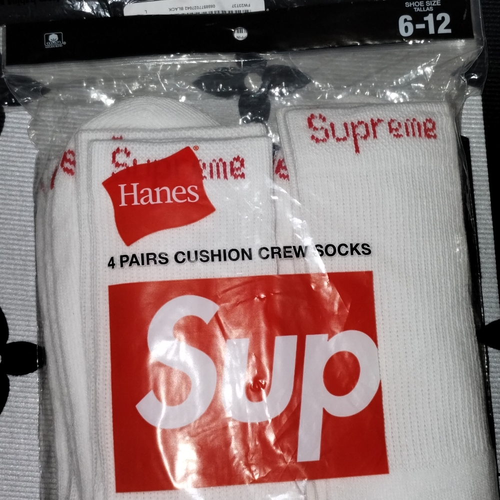 White Supreme Crew sock 4pack